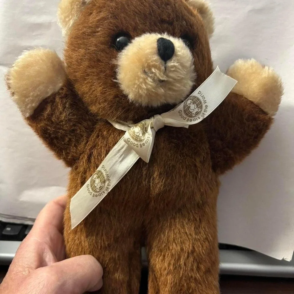 Good Bears of the World brown teddy bear 1984 vintage.